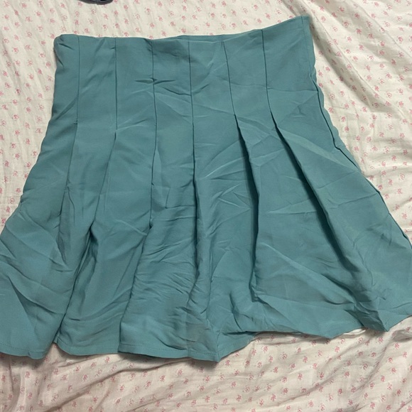 Tennis Skirt - Picture 2 of 4